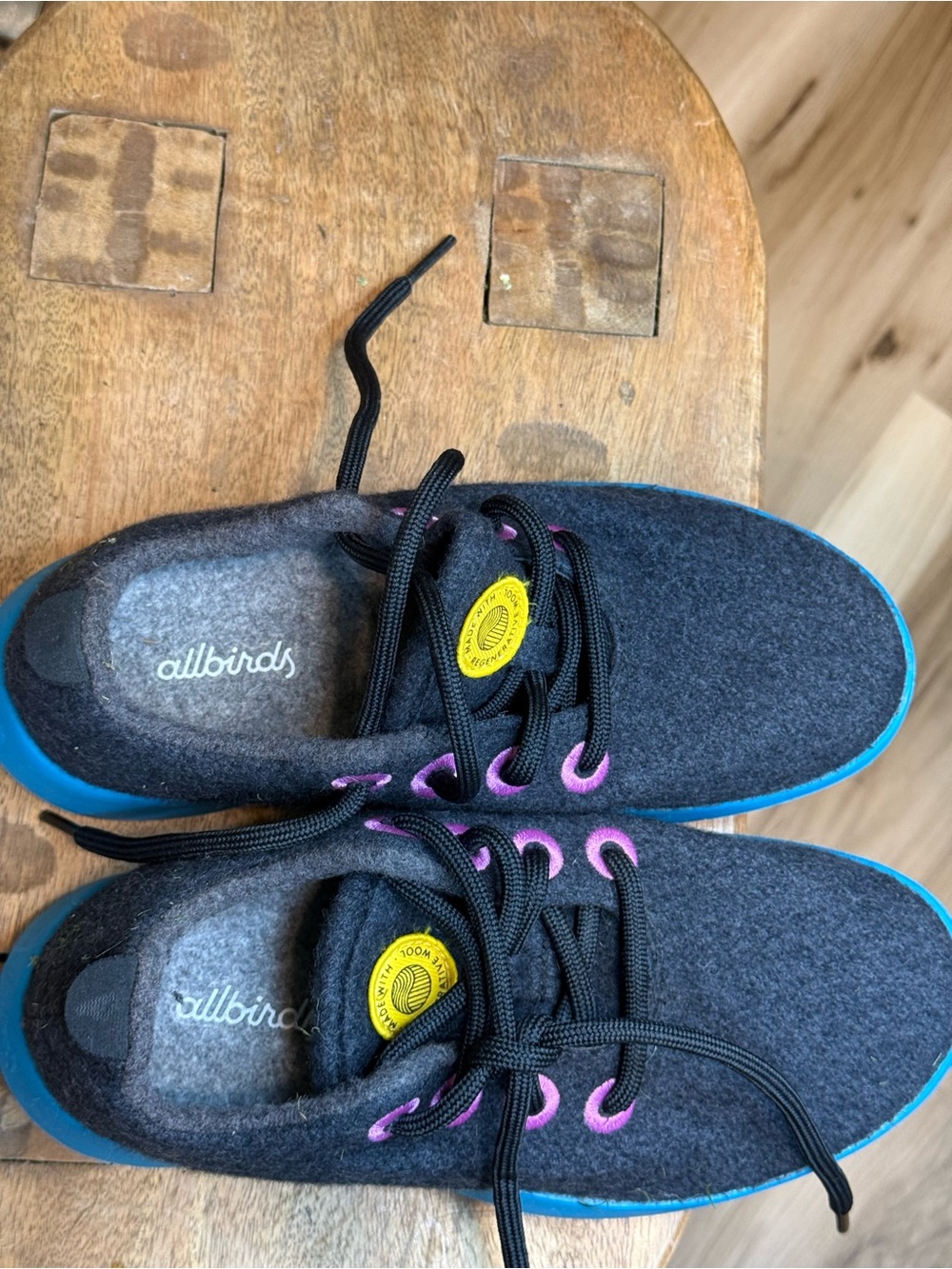Allbirds Wool Sneakers with Blue Sole and Pink Eyelets - Picture 4 of 4